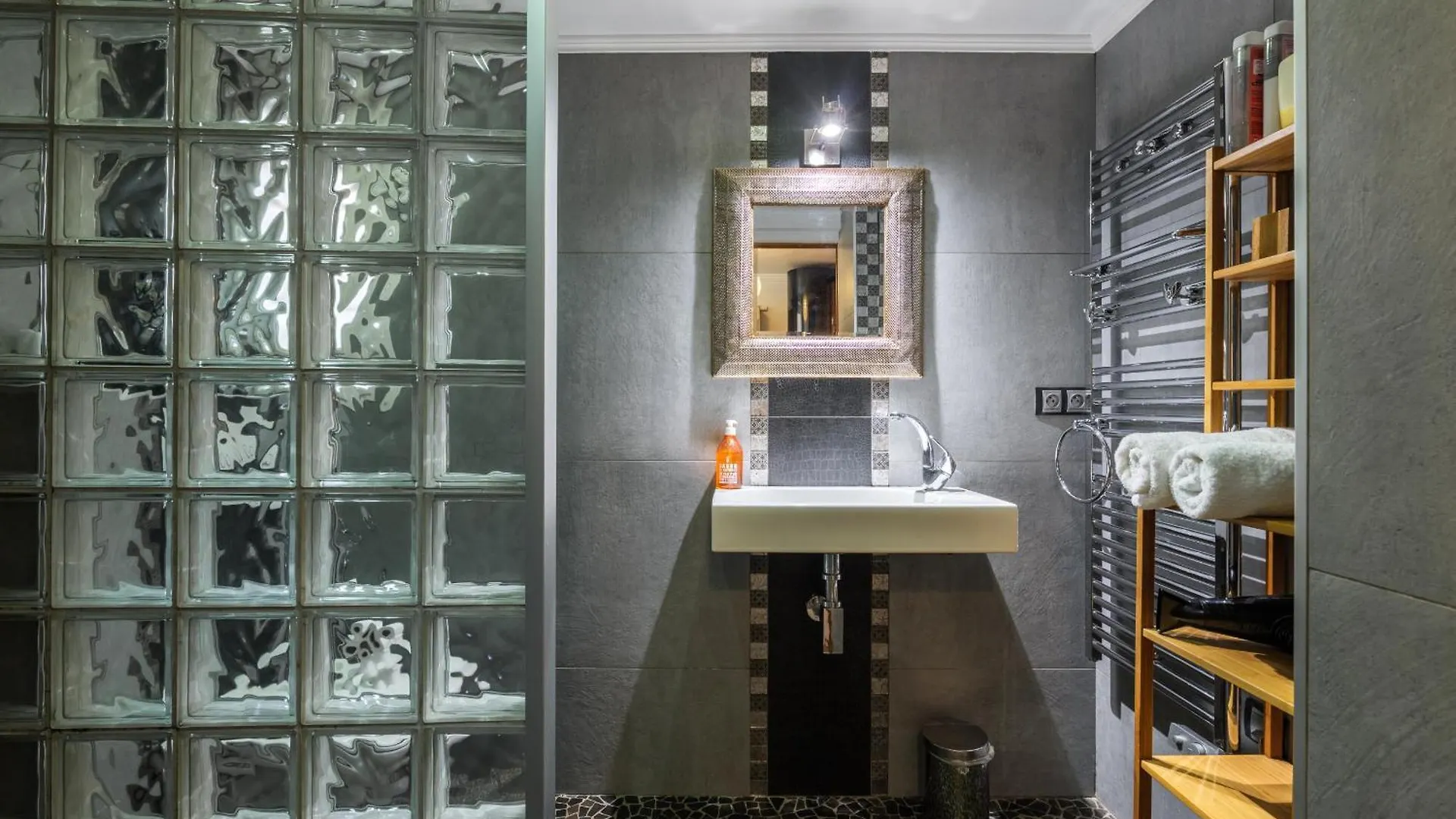 Apartment Coquet Studio Place Du Pin Nice